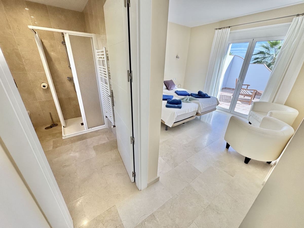 5 sypialnia Willa na sprzedaż w La Cala de Mijas z basenem garażem - 1 595 000 € (Ref: 9601212)