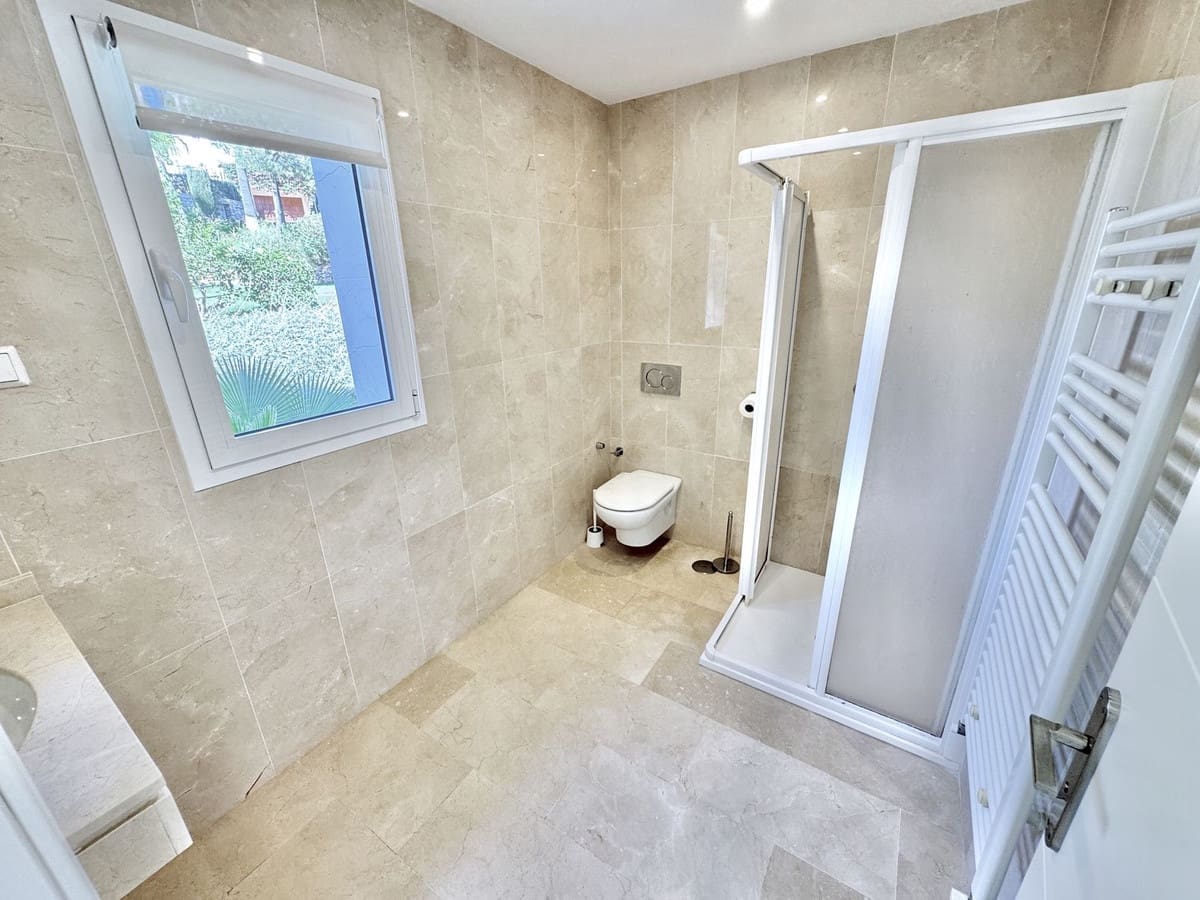 5 sypialnia Willa na sprzedaż w La Cala de Mijas z basenem garażem - 1 595 000 € (Ref: 9601212)