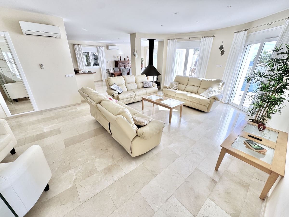 5 sypialnia Willa na sprzedaż w La Cala de Mijas z basenem garażem - 1 595 000 € (Ref: 9601212)