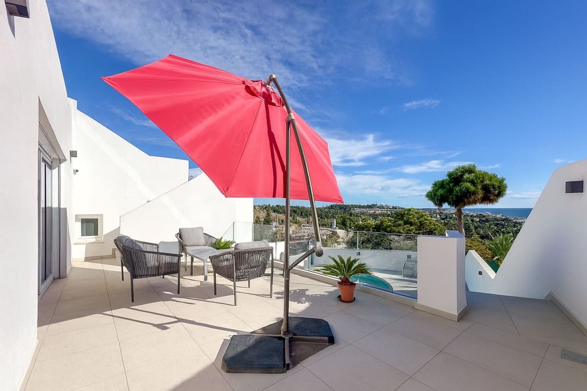 3 bedroom Villa for sale in Mijas with pool garage - € 1,180,000 (Ref: 9601213)