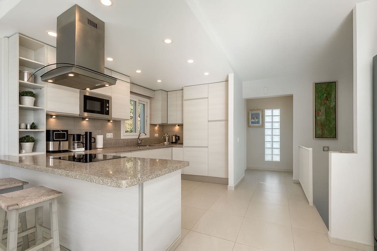 3 bedroom Villa for sale in Mijas with pool garage - € 1,180,000 (Ref: 9601213)