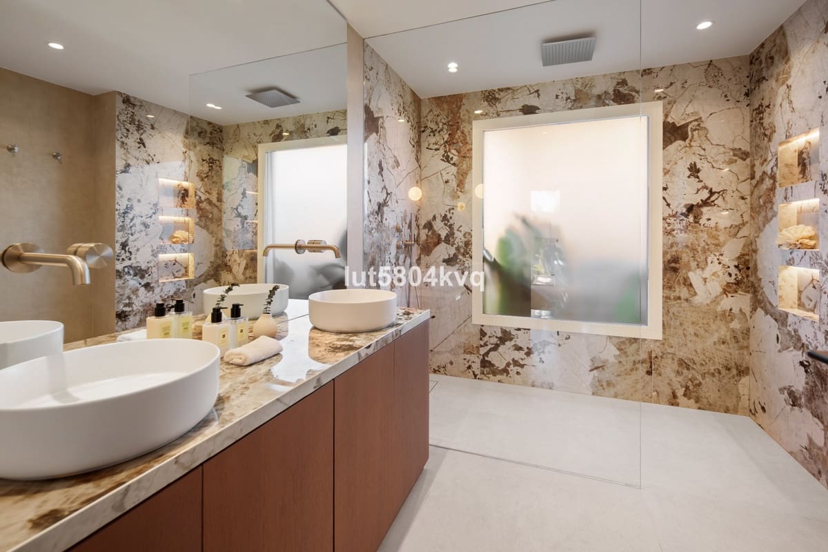 4 camera da letto Villetta Bifamiliare in vendita in Golden Mile con piscina - 2.595.000 € (Rif: 9601215)