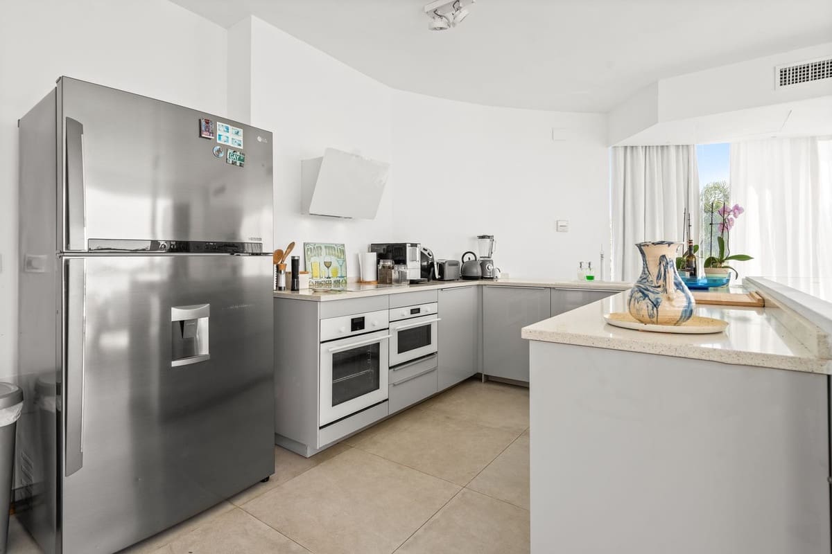 3 soverom Villa til salgs i Marbesa med svømmebasseng garasje - € 1 595 000 (Ref: 9601219)