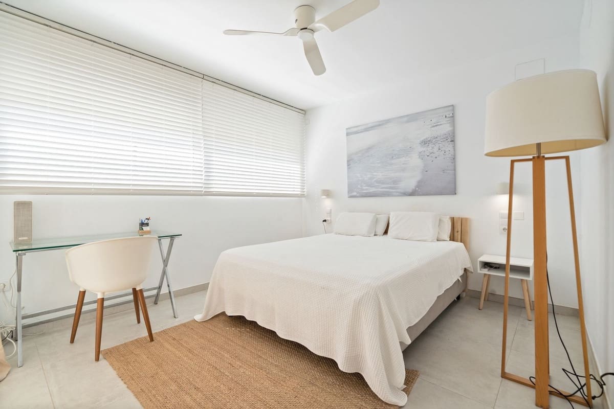 3 soverom Villa til salgs i Marbesa med svømmebasseng garasje - € 1 595 000 (Ref: 9601219)