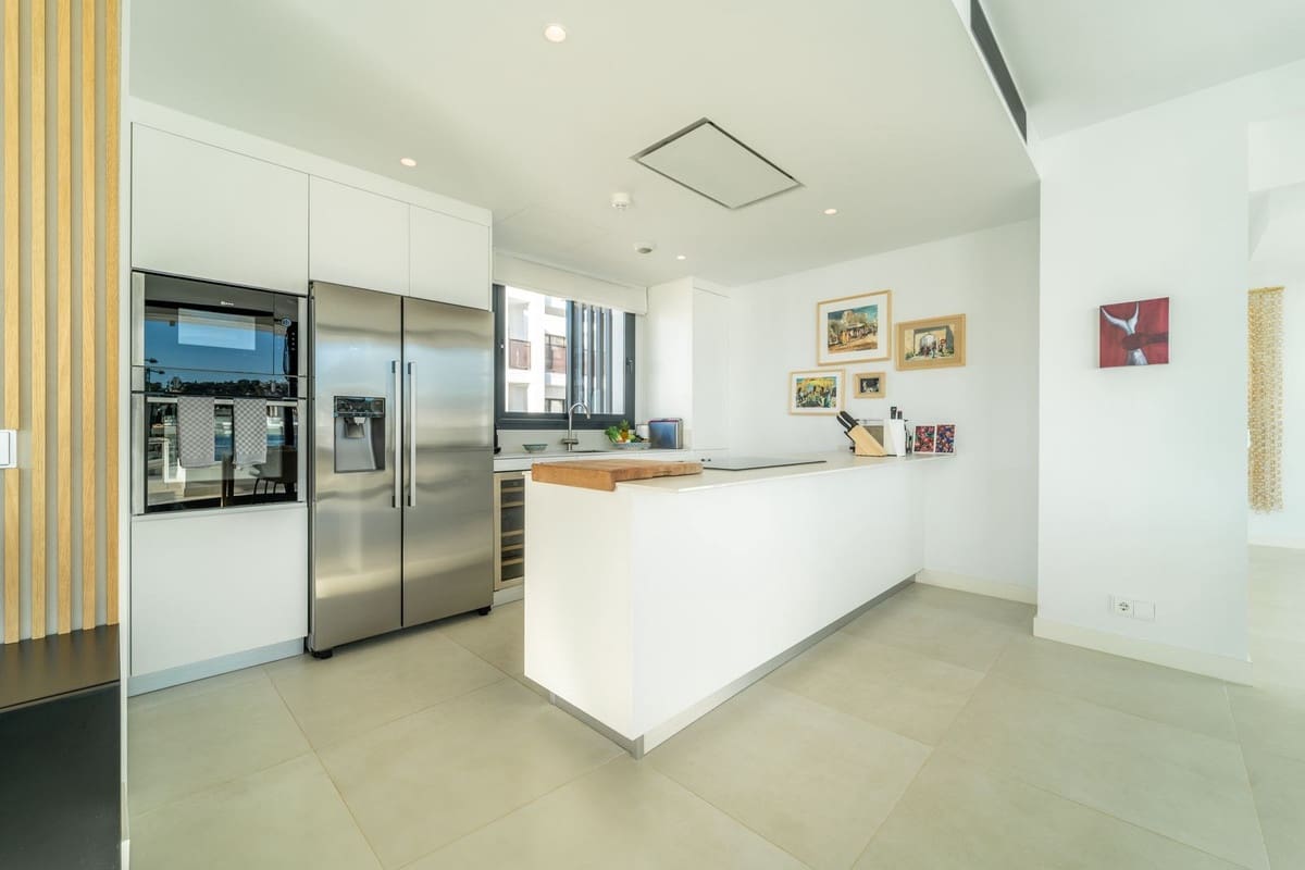 3 sypialnia Penthouse na sprzedaż w Fuengirola z basenem - 1 499 000 € (Ref: 9601221)