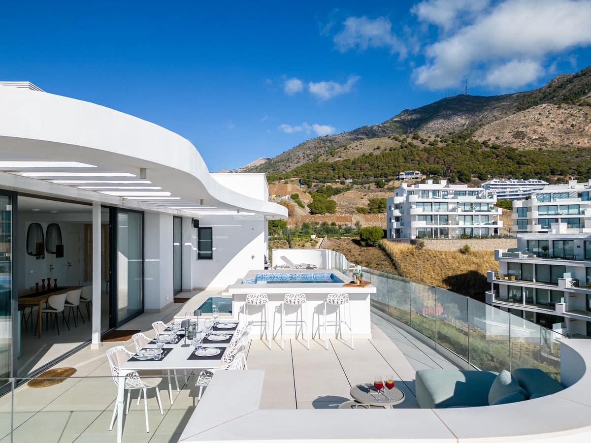 3 sypialnia Penthouse na sprzedaż w Fuengirola z basenem - 1 499 000 € (Ref: 9601221)