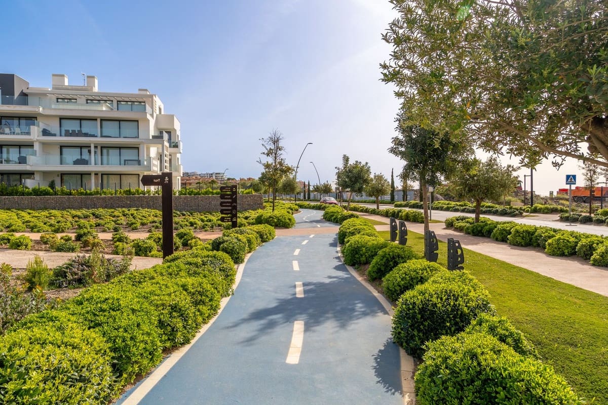 3 sypialnia Penthouse na sprzedaż w Fuengirola z basenem - 1 499 000 € (Ref: 9601221)