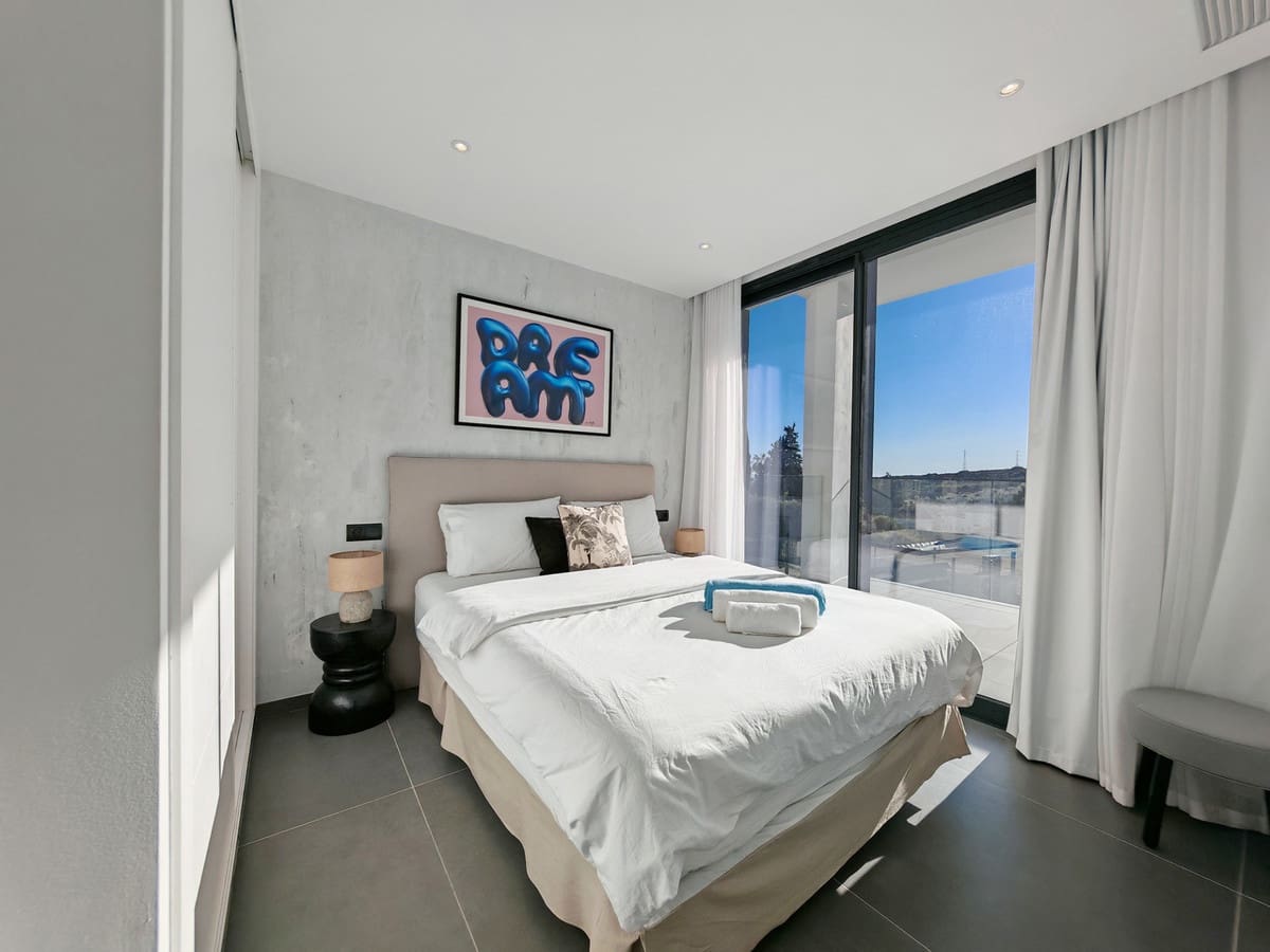 4 sovrum Villa till salu i Estepona med pool - 1 300 000 € (Ref: 9601222)