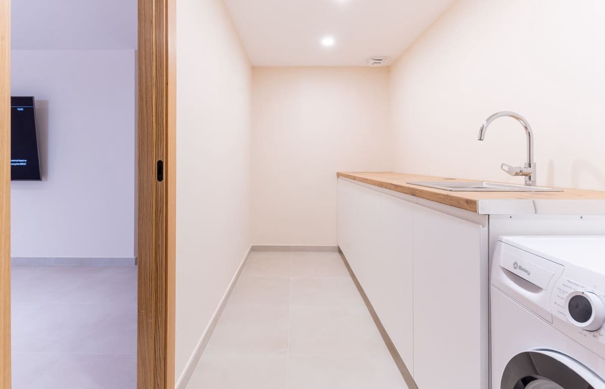 4 quarto Casa em Banda para venda em Estepona com piscina - 695 000 € (Ref: 9601224)