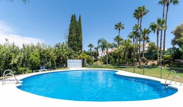 4 quarto Casa em Banda para venda em Centro, Estepona com piscina - 695 000 € (Ref: 9601224)
