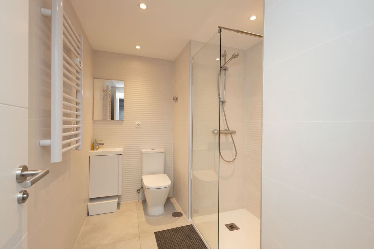 4 soveværelse Byhus til salg i Riviera del Sol med swimmingpool - € 650.000 (Ref: 9601225)