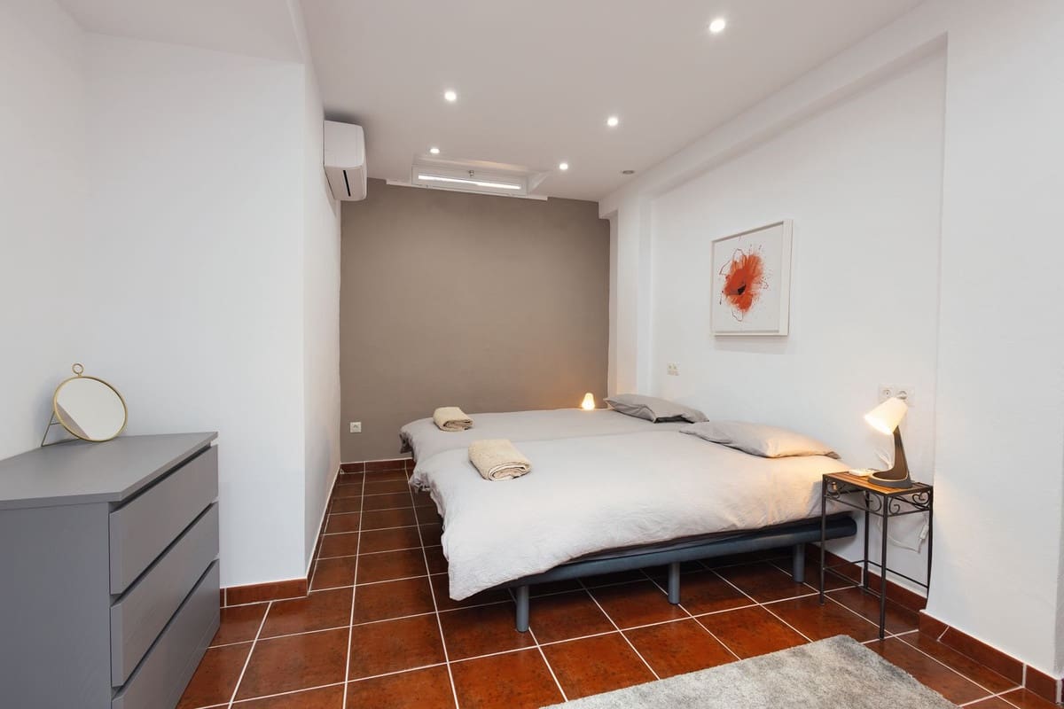 4 soveværelse Byhus til salg i Riviera del Sol med swimmingpool - € 650.000 (Ref: 9601225)