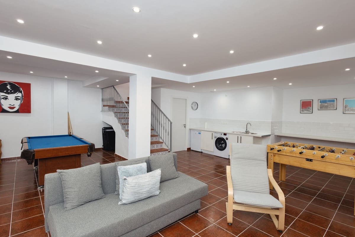 4 soveværelse Byhus til salg i Riviera del Sol med swimmingpool - € 650.000 (Ref: 9601225)