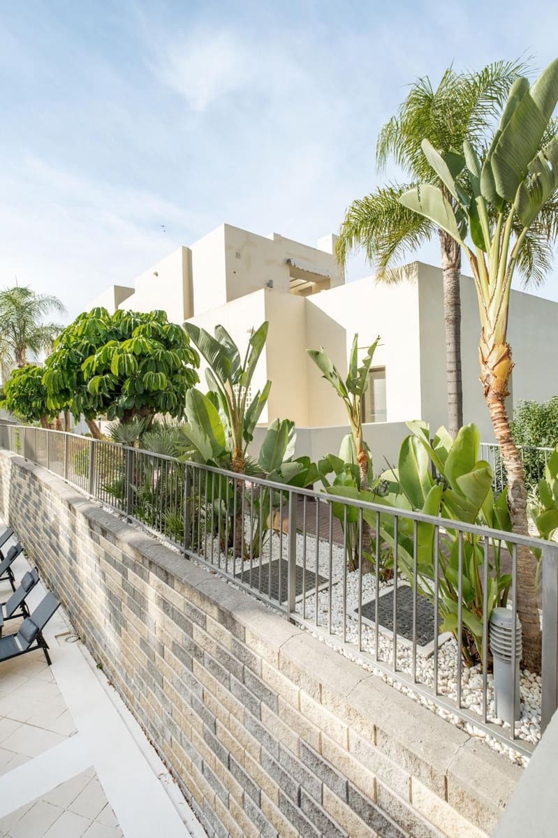 3 makuuhuone Huoneisto myytävänä paikassa Los Monteros mukana uima-altaan - 625 000 € (Ref: 9601226)