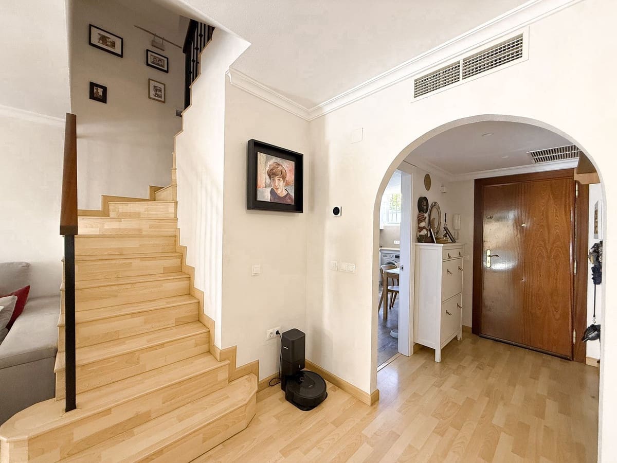 4 soveværelse Byhus til salg i Marbella med swimmingpool garage - € 619.500 (Ref: 9601227)