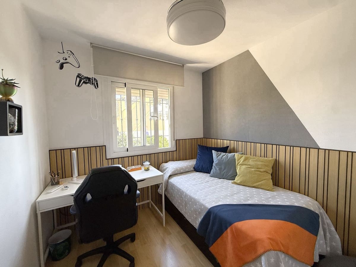 4 soveværelse Byhus til salg i Marbella med swimmingpool garage - € 619.500 (Ref: 9601227)