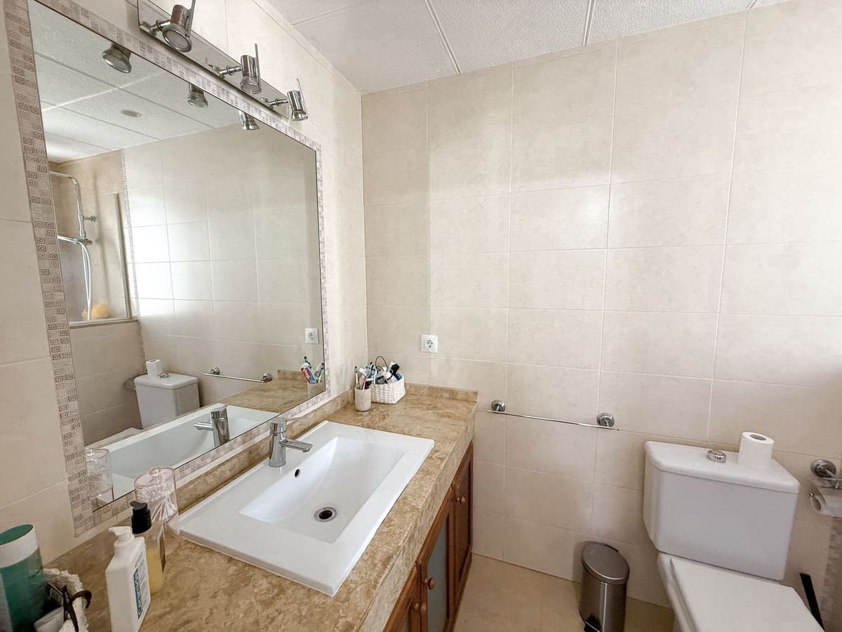 4 soveværelse Byhus til salg i Marbella med swimmingpool garage - € 619.500 (Ref: 9601227)