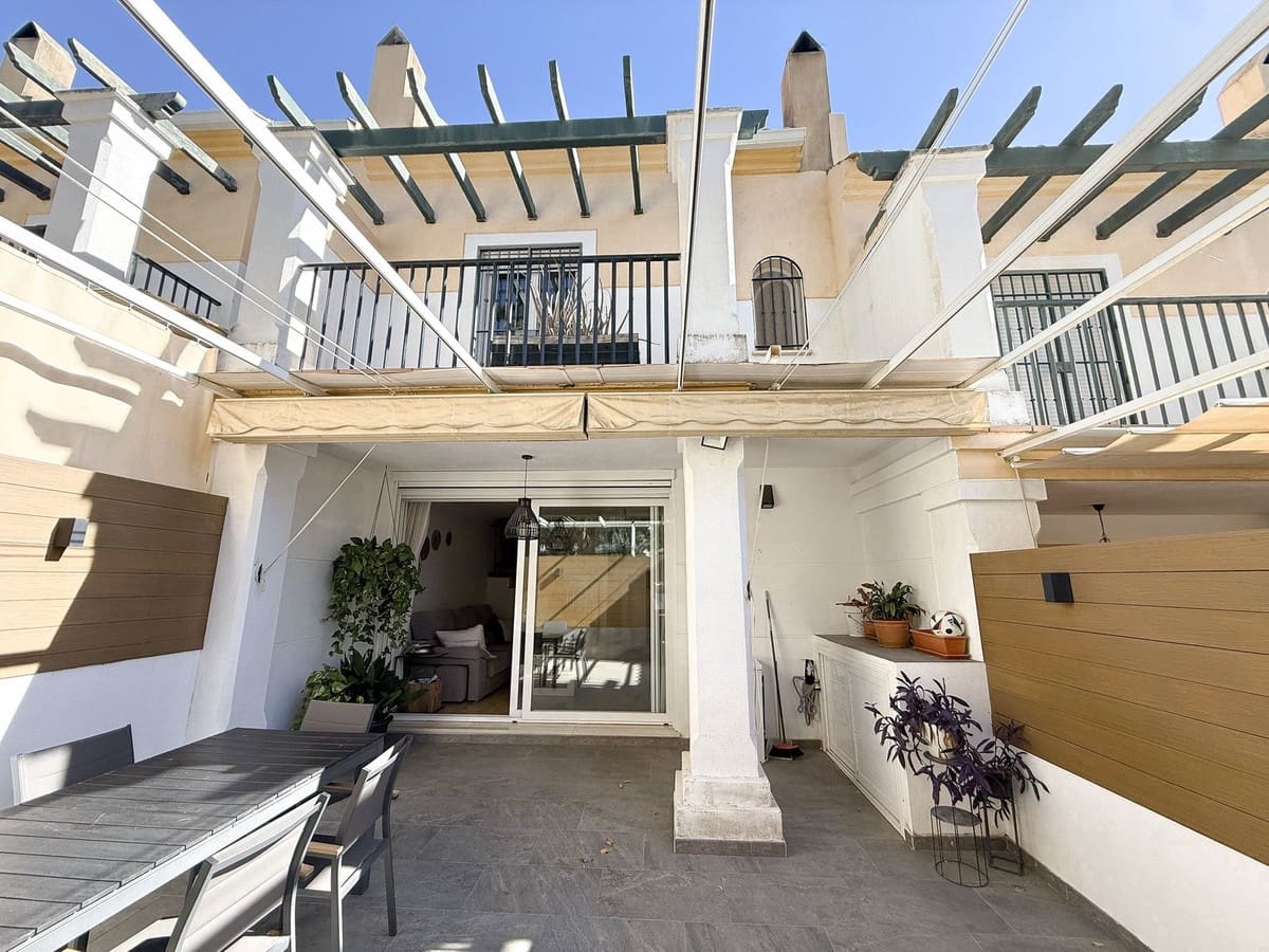 4 soveværelse Byhus til salg i Marbella med swimmingpool garage - € 619.500 (Ref: 9601227)