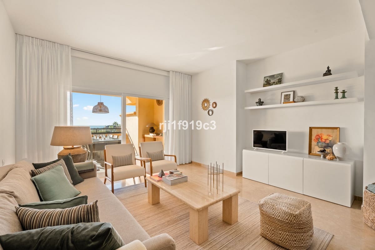 2 soveværelse Lejlighed til salg i Elviria med swimmingpool - € 625.000 (Ref: 9601228)