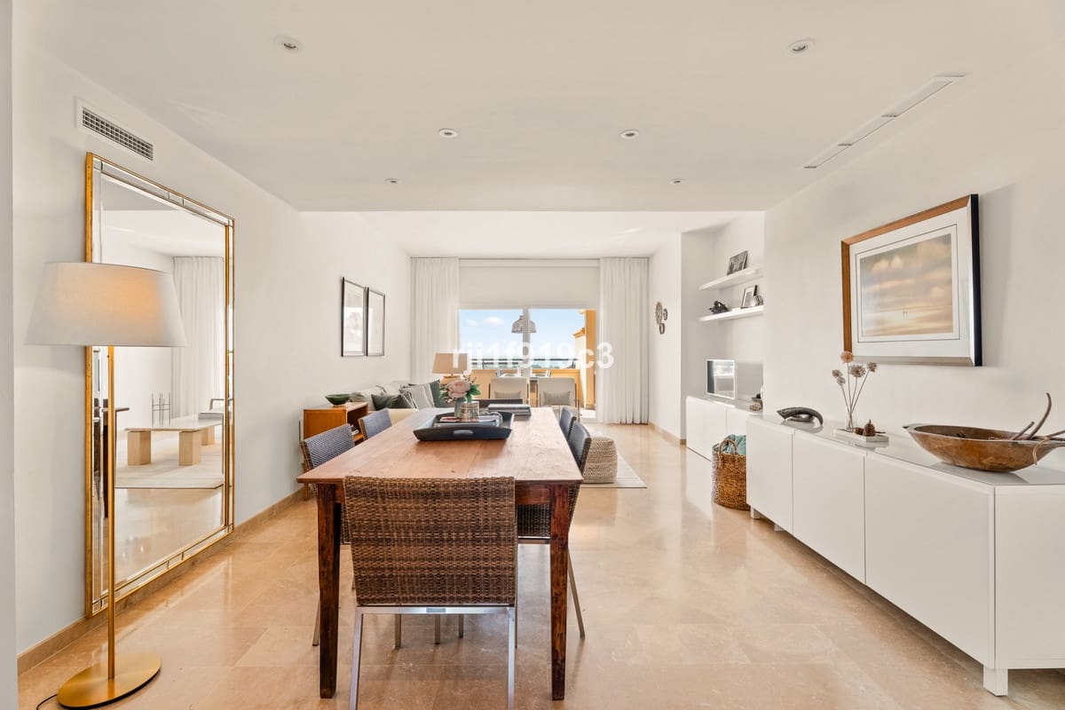 2 soveværelse Lejlighed til salg i Elviria med swimmingpool - € 625.000 (Ref: 9601228)