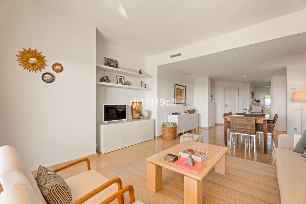 2 soveværelse Lejlighed til salg i Elviria med swimmingpool - € 625.000 (Ref: 9601228)