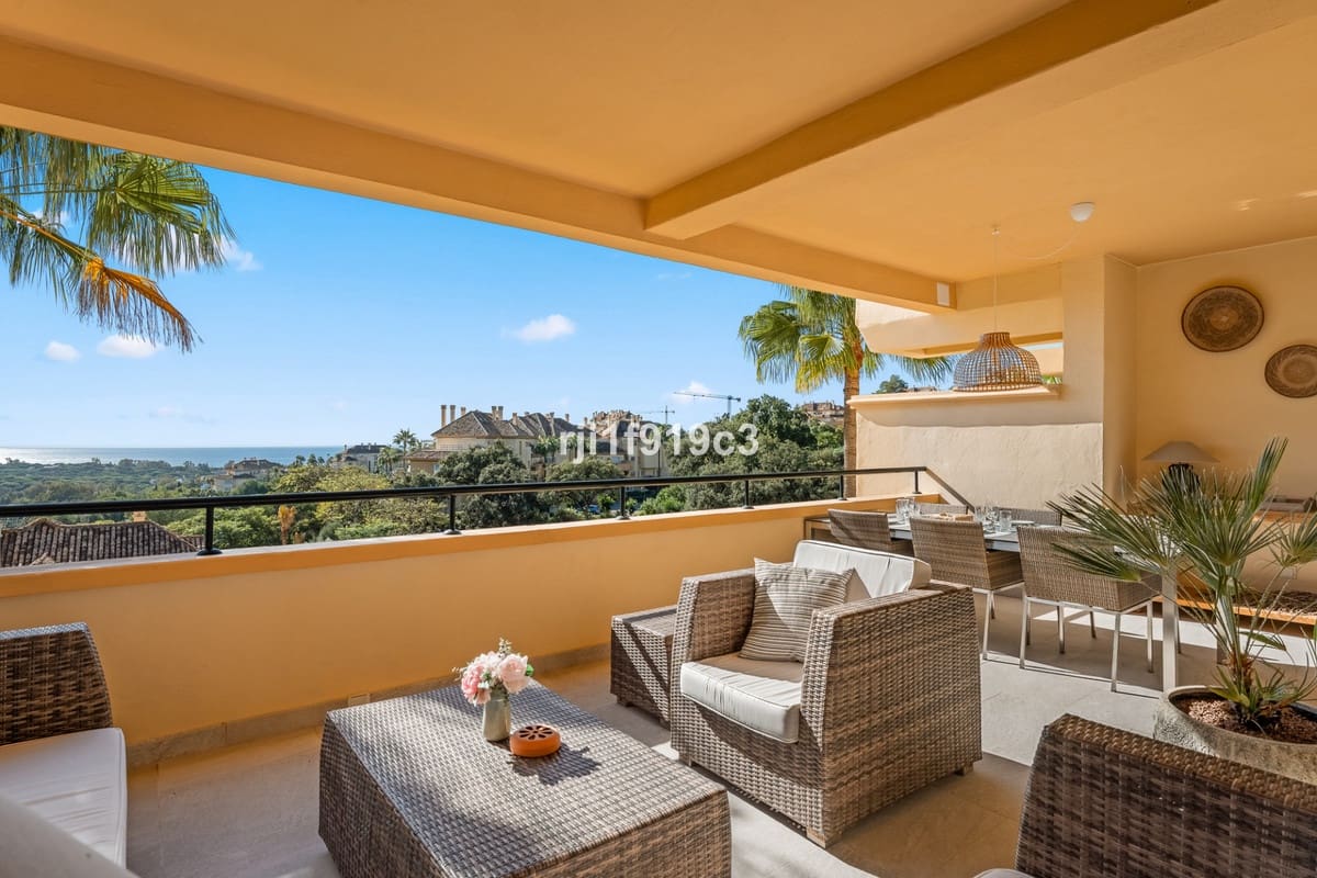 2 soveværelse Lejlighed til salg i Elviria med swimmingpool - € 625.000 (Ref: 9601228)