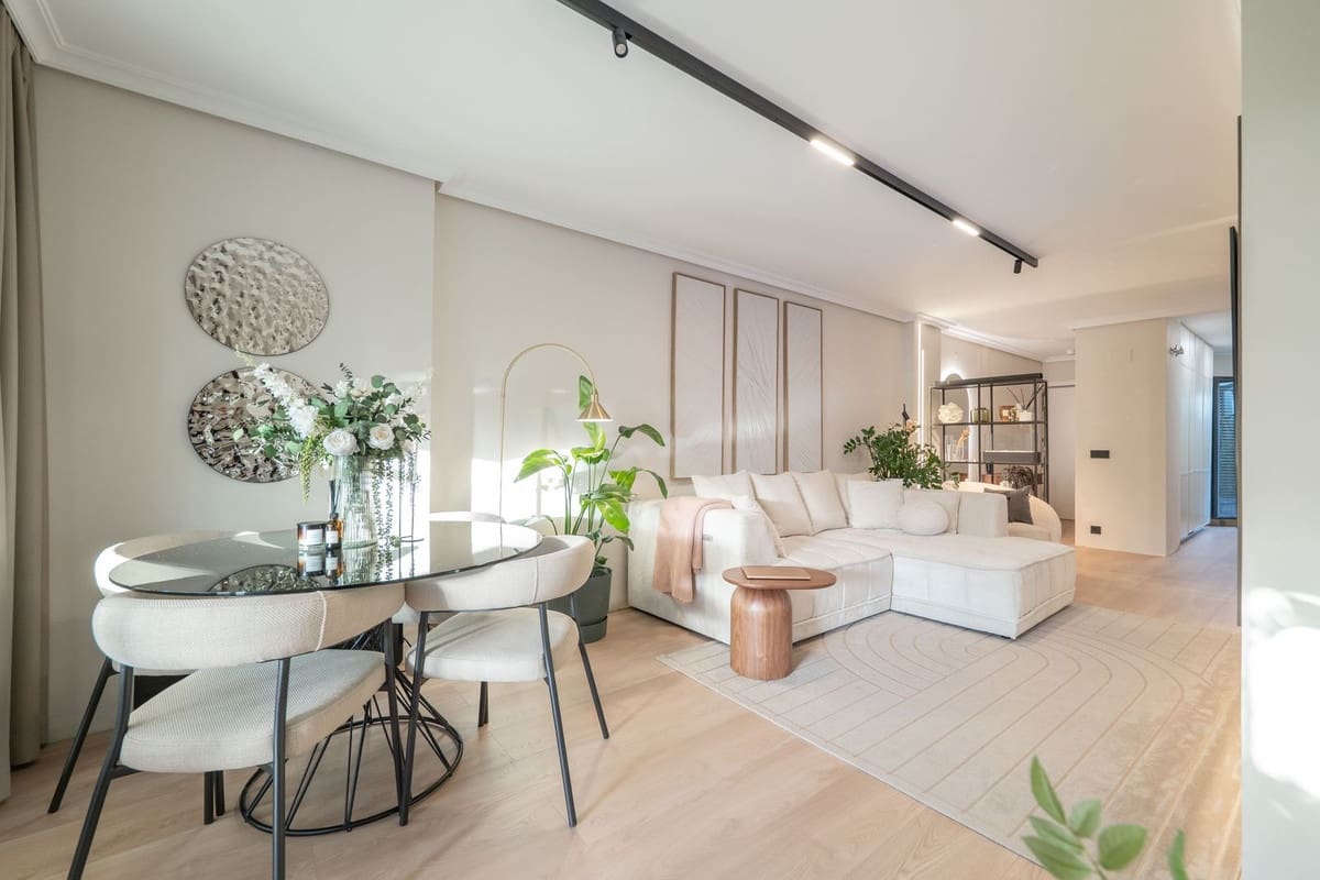 2 Zimmer Apartment zu verkaufen in New Golden Mile mit Pool - 650.000 € (Ref: 9601229)