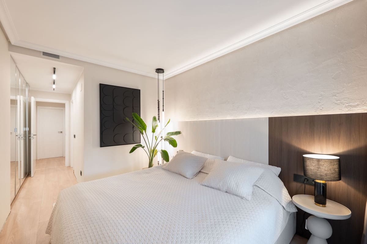 2 Zimmer Apartment zu verkaufen in New Golden Mile mit Pool - 650.000 € (Ref: 9601229)