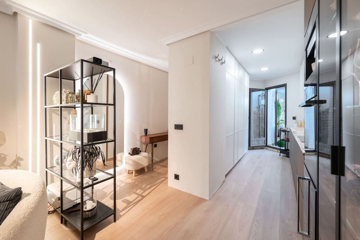 2 Zimmer Apartment zu verkaufen in New Golden Mile mit Pool - 650.000 € (Ref: 9601229)