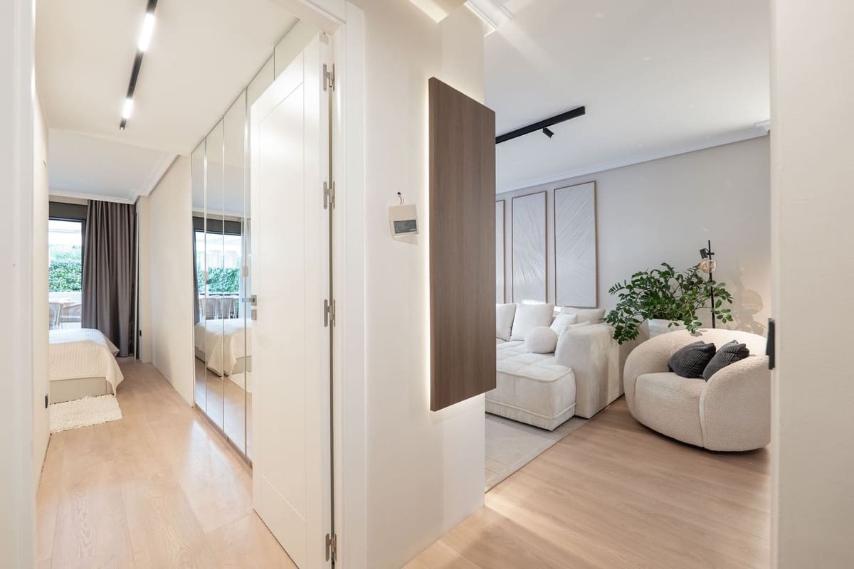 2 Zimmer Apartment zu verkaufen in New Golden Mile mit Pool - 650.000 € (Ref: 9601229)