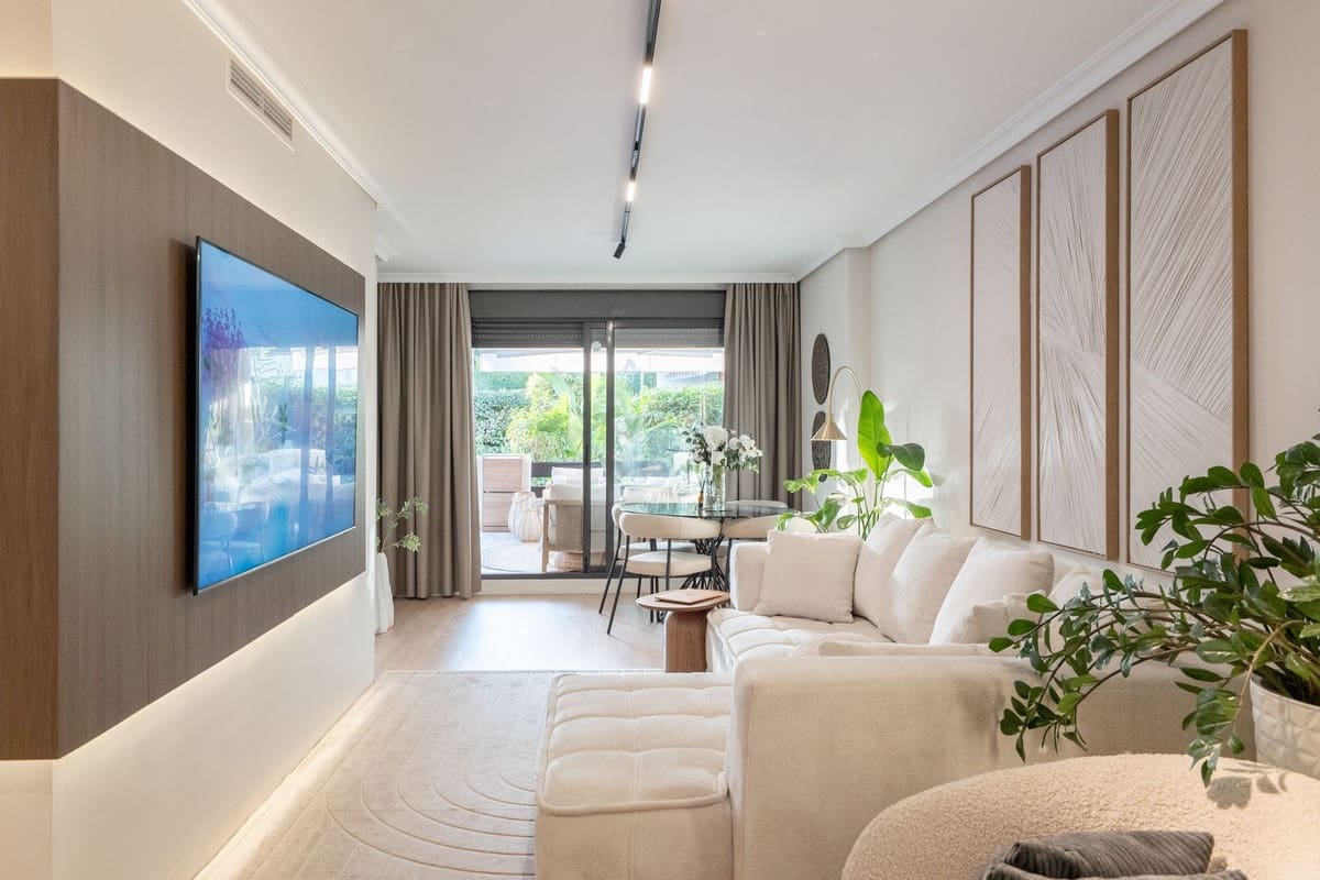 2 Zimmer Apartment zu verkaufen in New Golden Mile mit Pool - 650.000 € (Ref: 9601229)