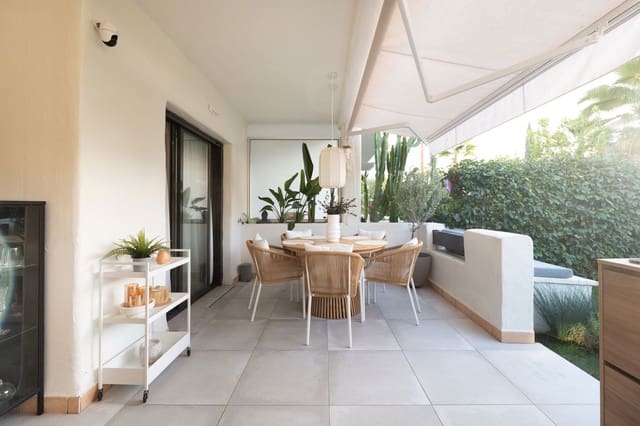 2 Zimmer Apartment zu verkaufen in Selwo, Estepona mit Pool - 650.000 € (Ref: 9601229)