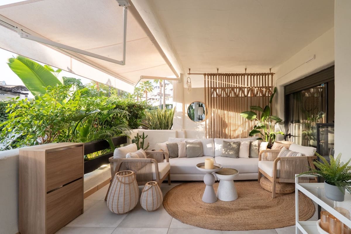 2 Zimmer Apartment zu verkaufen in New Golden Mile mit Pool - 650.000 € (Ref: 9601229)