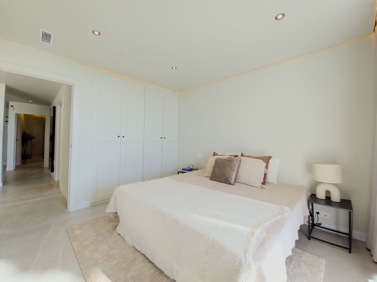 3 sovrum Lägenhet till salu i Miraflores med pool - 595 000 € (Ref: 9601230)