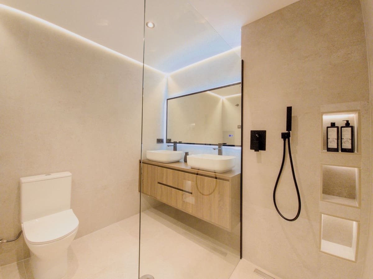 3 sovrum Lägenhet till salu i Miraflores med pool - 595 000 € (Ref: 9601230)