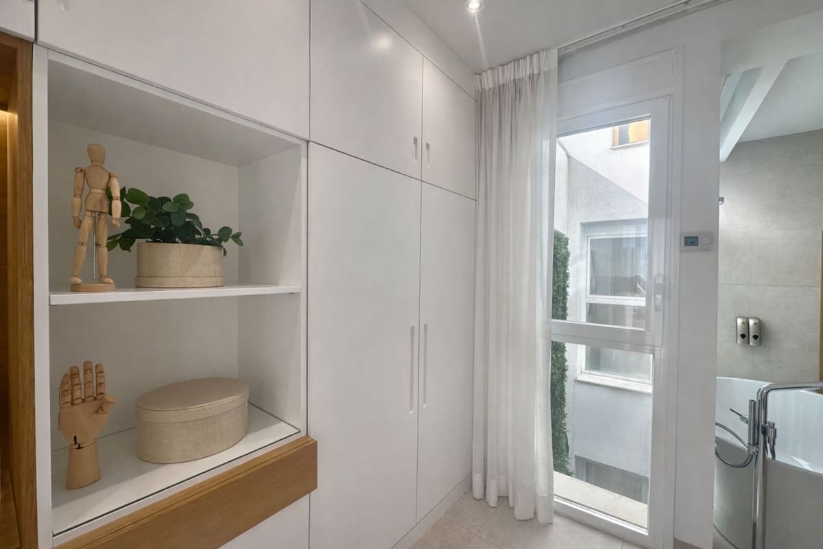 2 bedroom Townhouse for sale in Marbella - € 590,000 (Ref: 9601231)