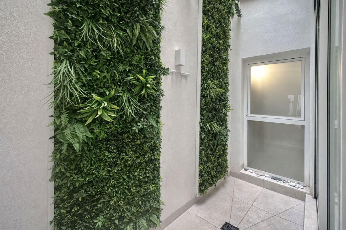 2 bedroom Townhouse for sale in Marbella - € 590,000 (Ref: 9601231)