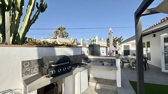 Chalet de 3 habitaciones en El Faro, Mijas en venta con piscina garaje - 580.000 € (Ref: 9601232)