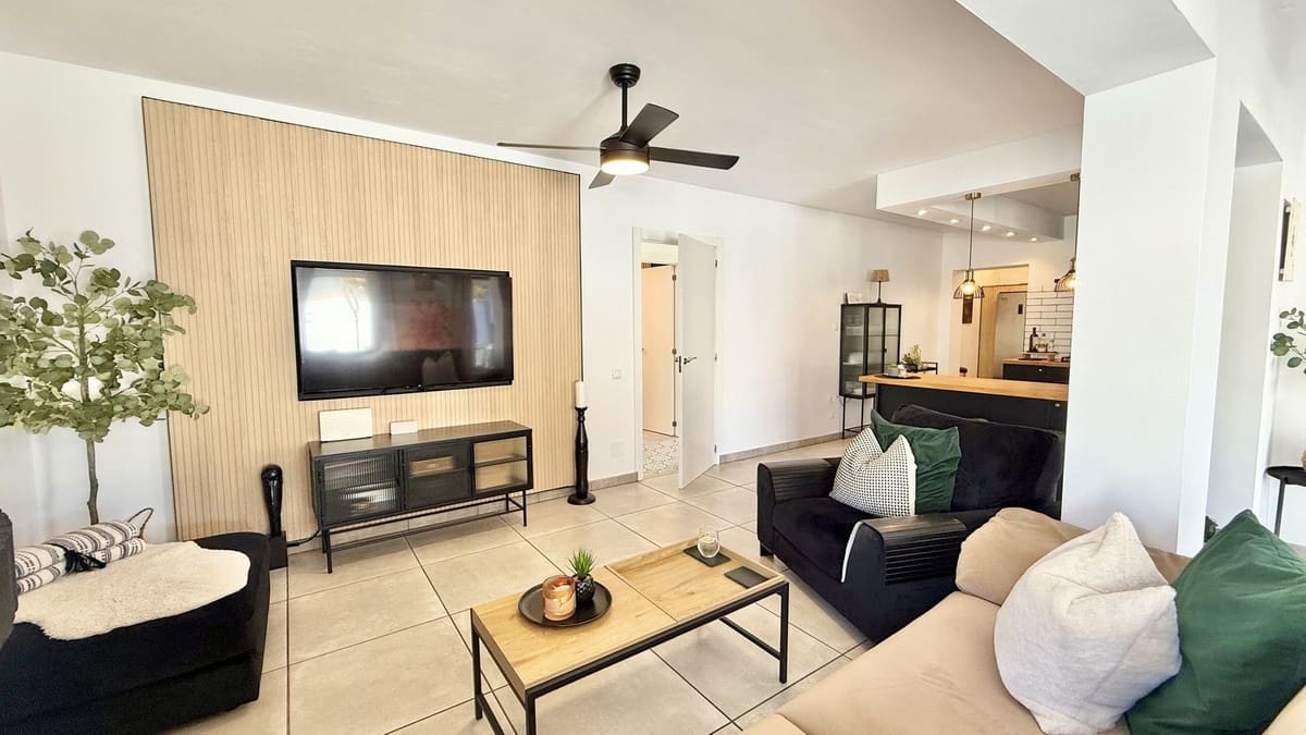 Chalet de 3 habitaciones en El Faro en venta con piscina garaje - 580.000 € (Ref: 9601232)