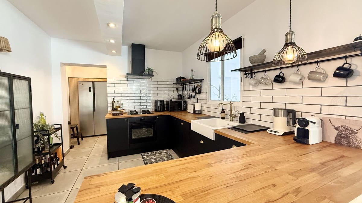 Chalet de 3 habitaciones en El Faro en venta con piscina garaje - 580.000 € (Ref: 9601232)