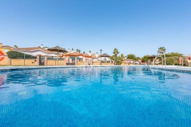 3 quarto Moradia para venda em La Duquesa / Puerto de la Duquesa, Manilva com piscina - 550 000 € (Ref: 9601234)