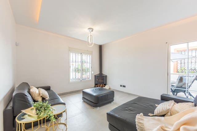 3 soverom Villa til salgs i La Duquesa / Puerto de la Duquesa, Manilva med svømmebasseng - € 495 000 (Ref: 9601234)