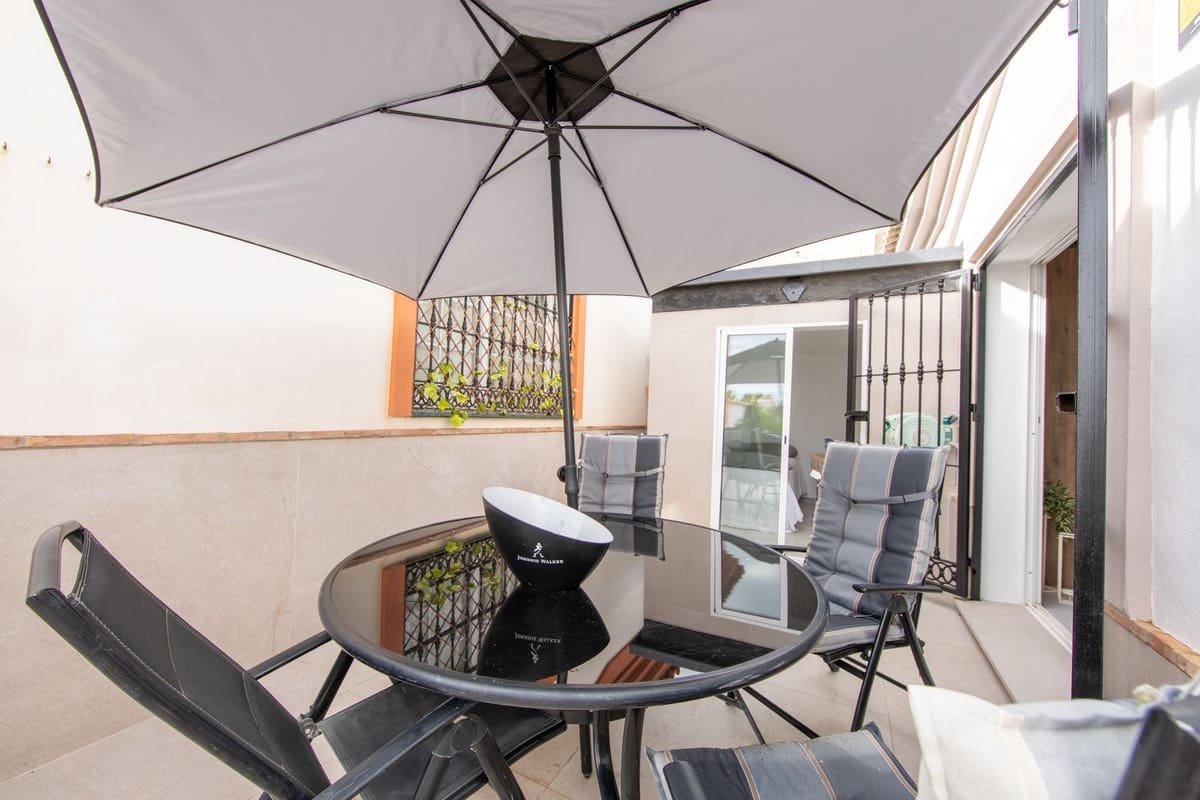 3 soverom Villa til salgs i La Duquesa / Puerto de la Duquesa med svømmebasseng - € 495 000 (Ref: 9601234)