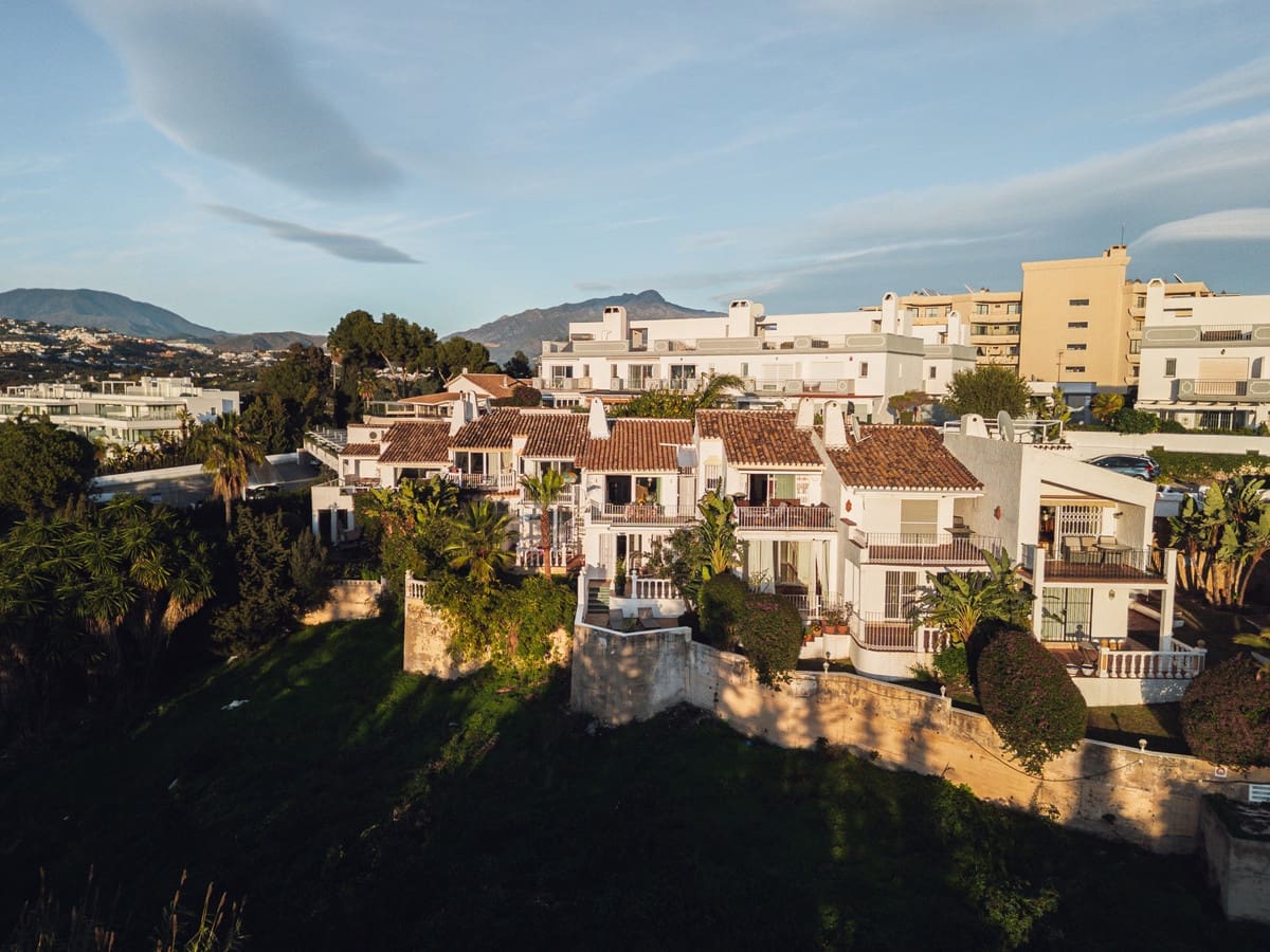 2 chambre Maison de Ville à vendre à New Golden Mile avec piscine - 525 000 € (Ref: 9601236)