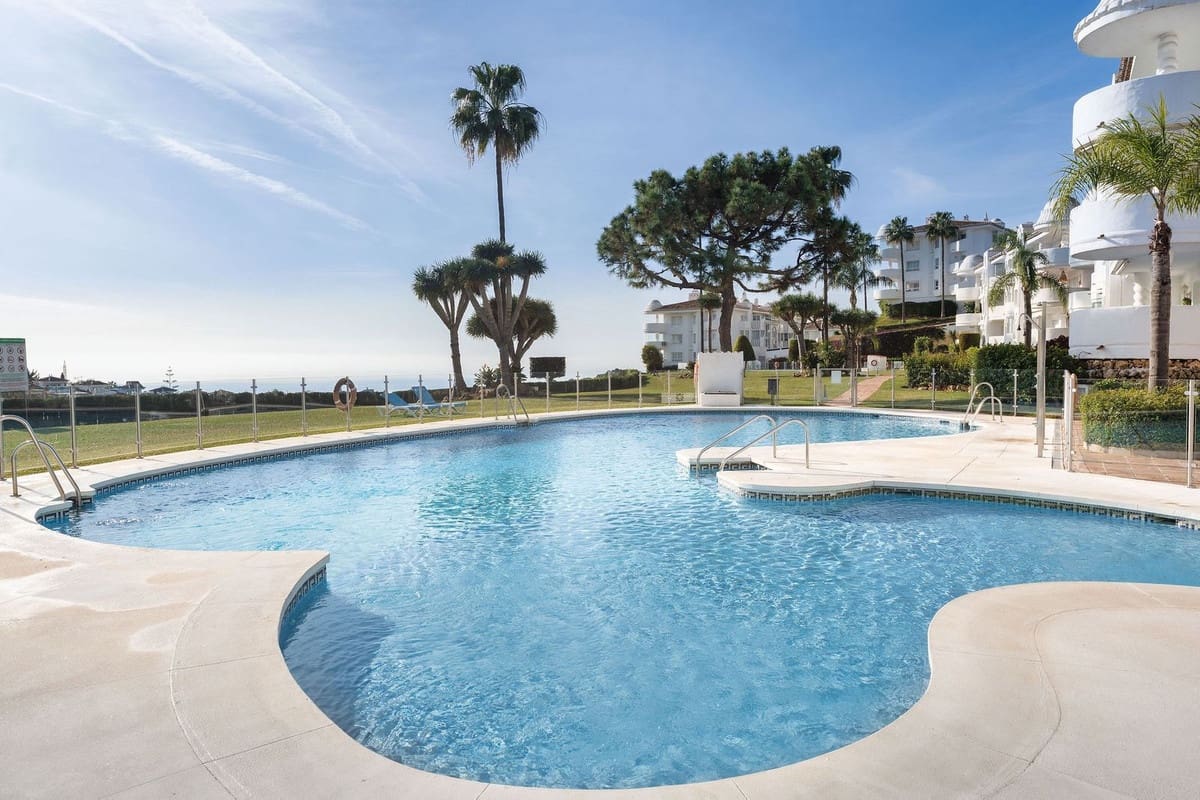 3 sovrum Lägenhet till salu i Calahonda med pool - 429 000 € (Ref: 9601239)