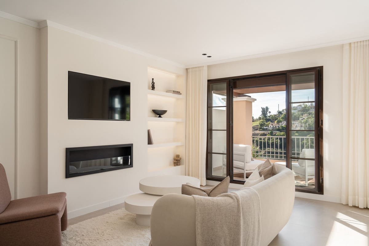 3 makuuhuone Kattohuoneisto myytävänä paikassa Los Arqueros mukana uima-altaan - 849 000 € (Ref: 9601240)