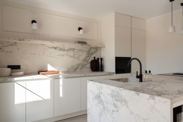 3 makuuhuone Kattohuoneisto myytävänä paikassa Los Arqueros, Benahavís mukana uima-altaan - 849 000 € (Ref: 9601240)