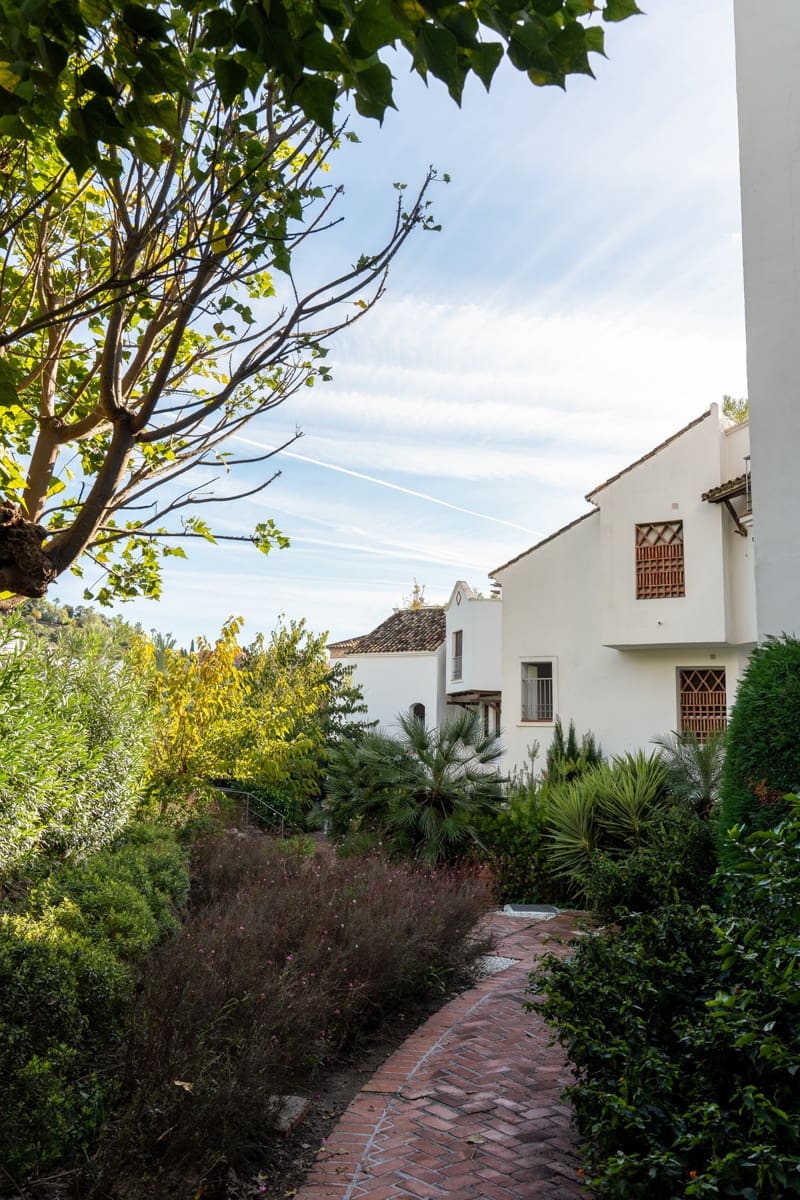 3 makuuhuone Kattohuoneisto myytävänä paikassa Los Arqueros mukana uima-altaan - 849 000 € (Ref: 9601240)