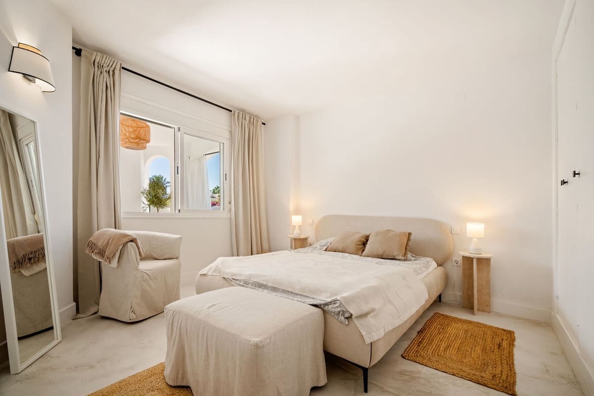 3 slaapkamer Appartement te koop in Nueva Andalucia met zwembad - € 649.000 (Ref: 9601244)