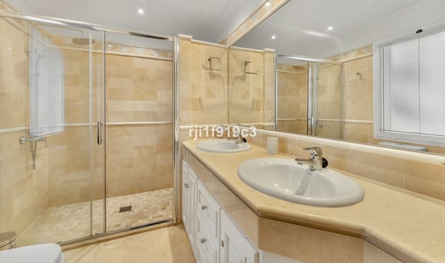 3 soveværelse Lejlighed til salg i Elviria, Marbella med swimmingpool - € 548.000 (Ref: 9601245)